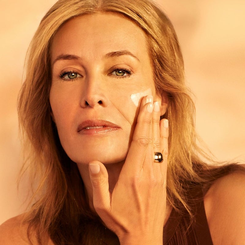 EVE LOM Time Retreat Daily Rejuvenating Cream - Reduces Fine Lines and Wrinkles, Hydrates, Soothes and Leaves Skin Radiant - Image 5